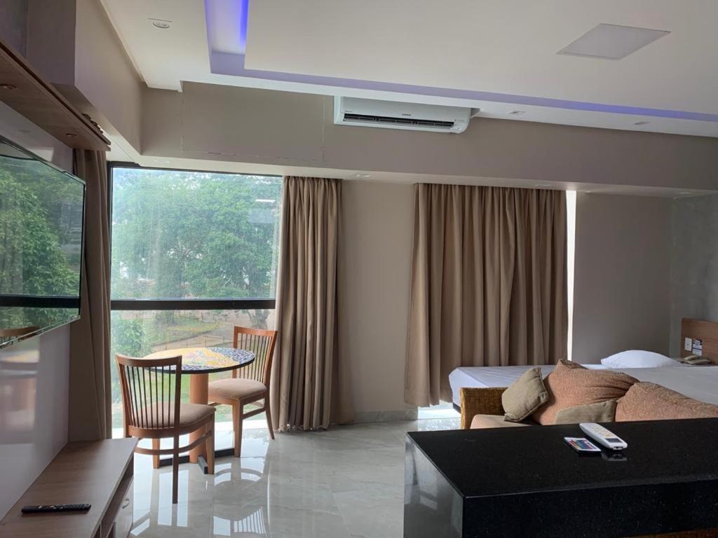 Flat No Tropical Executive Hotel Манаус Екстериор снимка